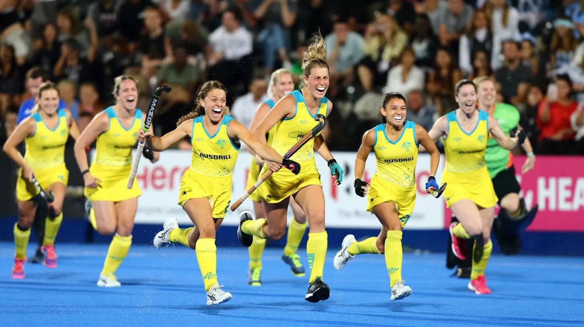 Hockeyroos hop into World Cup semis with shootout win